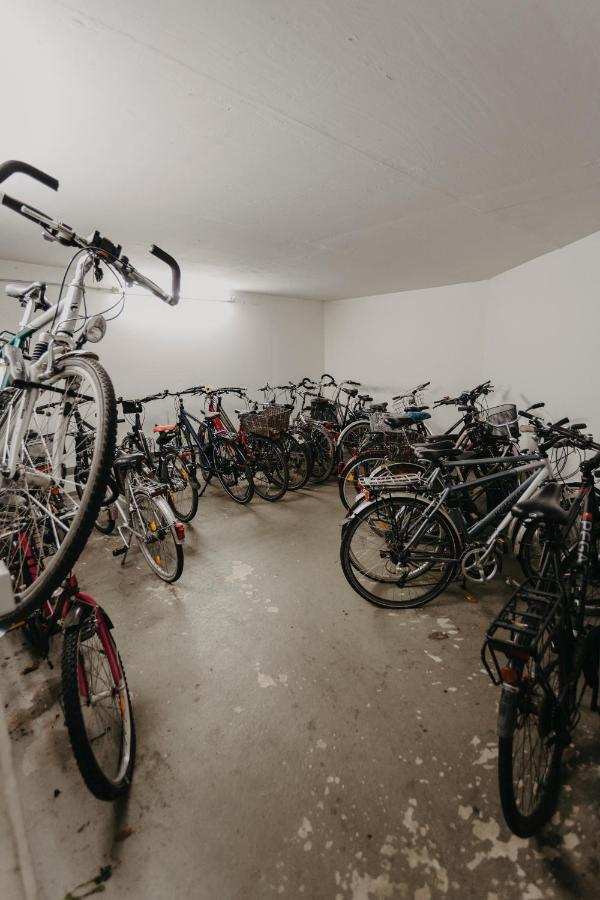 Traber Apartments Im Herzen Leipzigs Balkon Parkplatz Eksteriør billede