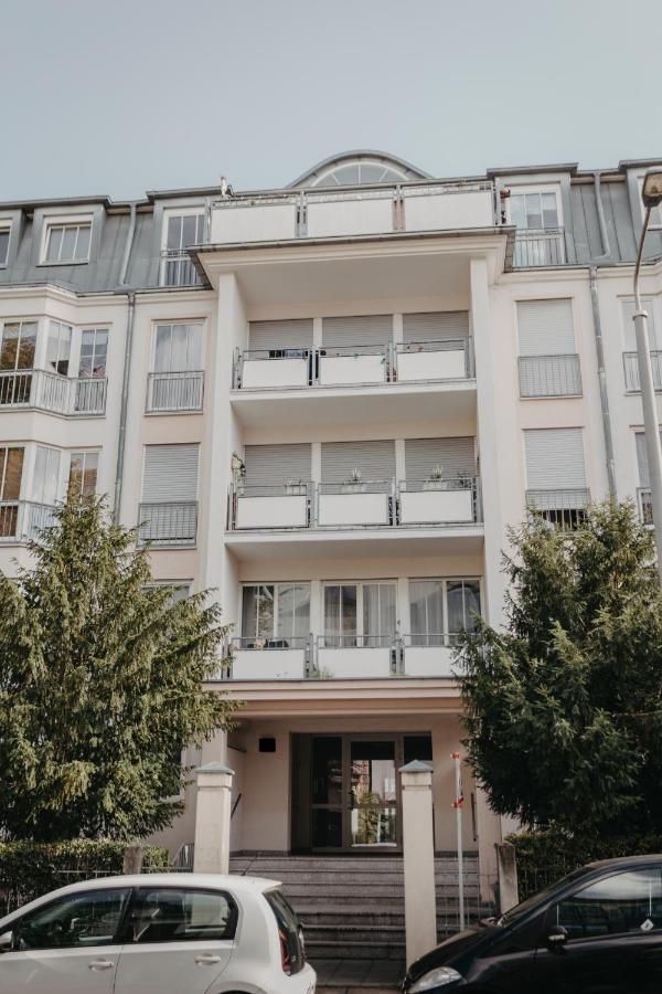 Traber Apartments Im Herzen Leipzigs Balkon Parkplatz Eksteriør billede